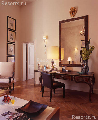 Savoy Hotel 43